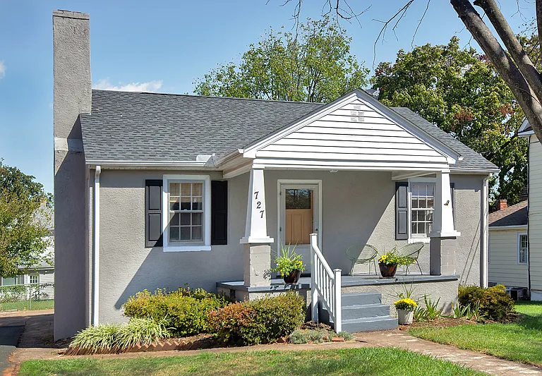 727 Hinton Ave — Photo 3