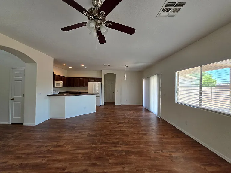 22257 N Gibson Dr — Photo 10