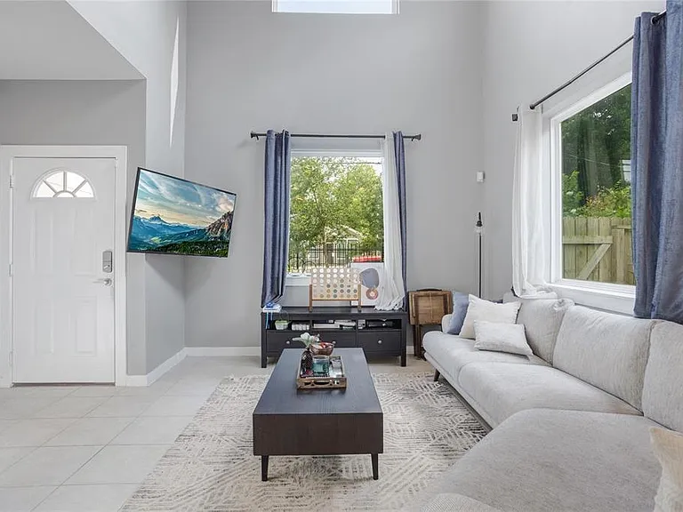 4625 Mallow St — Photo 5