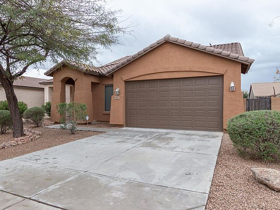 3rd image of 46157 W Holly Dr