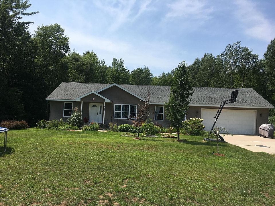 1st image of 5755 N 192nd Ave