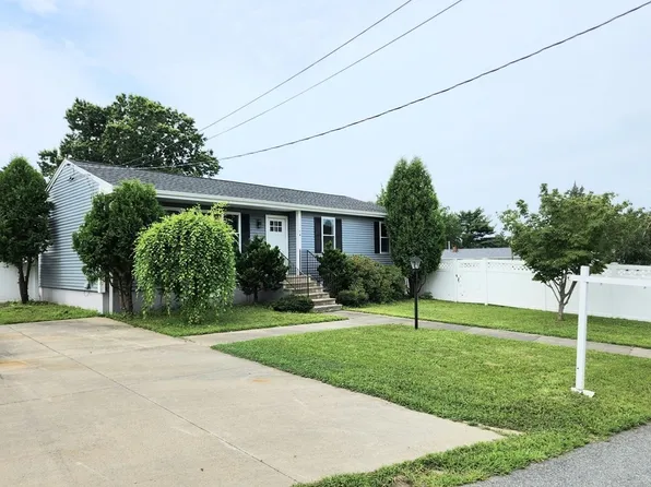 14 Fir Ave, Somerset, MA 02726