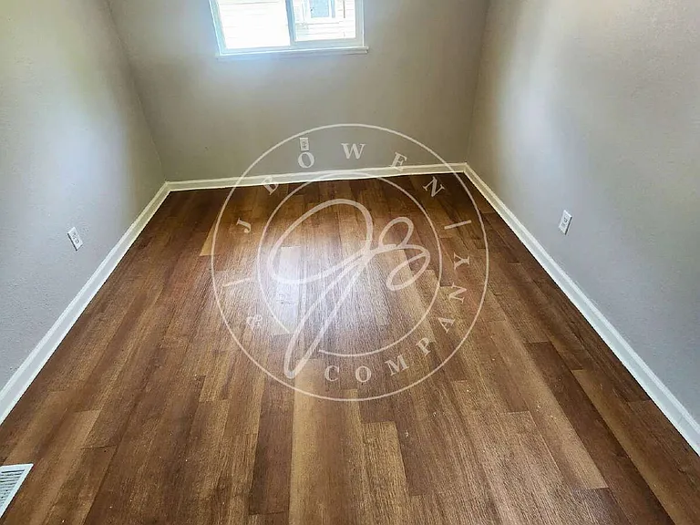 2217 Hickory St — Photo 16