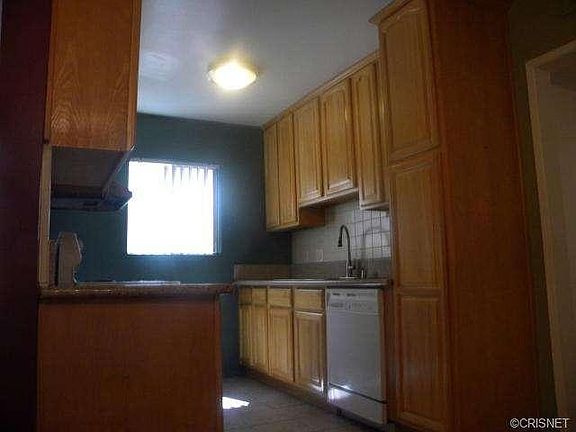 2nd image of 4213 Whitsett Ave APT 1