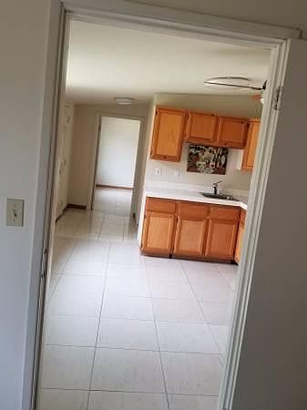 2nd image of 2053 S Oakland Ave