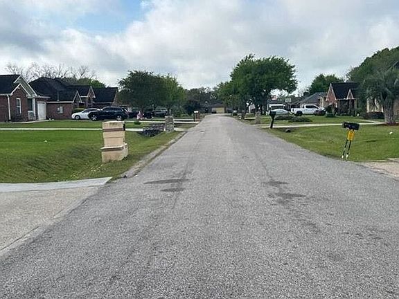 5th image of 10 S Foster Rd