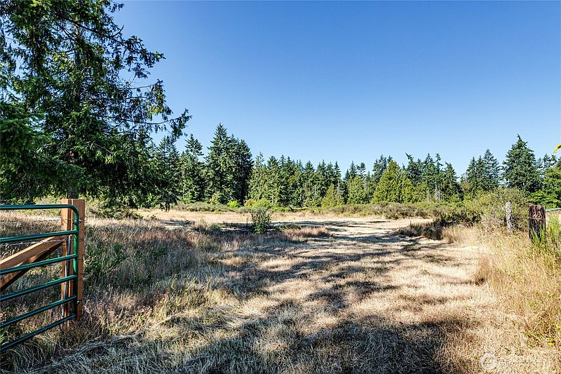 3rd image of 2222 S Bagley Creek Road