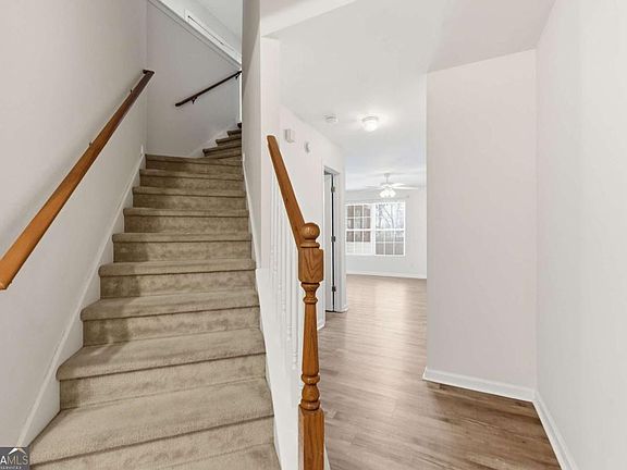 3rd image of 30 Crestfield Cir