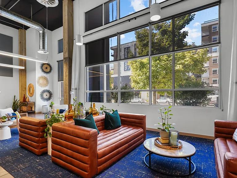 Elevate on 5th — Photo 9