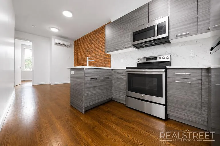 Building Photo - 890 Jefferson Ave #1L