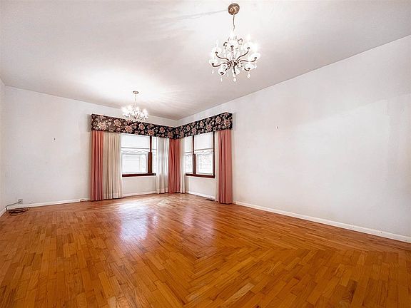 5th image of 316 S Magnolia Ave
