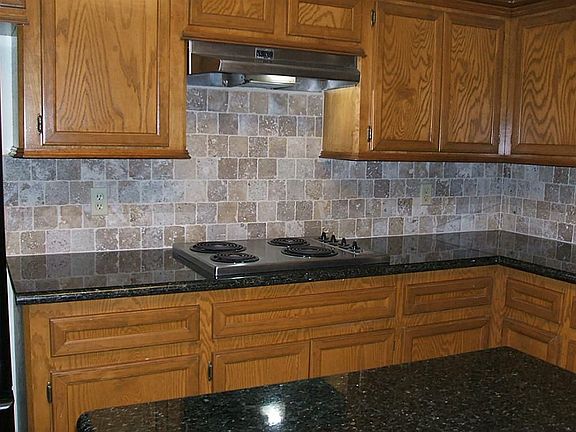 5th image of 8040 Oakwood Forest Dr
