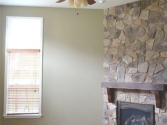 5th image of 504 Torden Ln SE