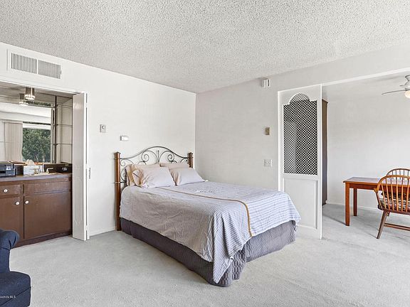 5th image of 972 E California Blvd Unit 307