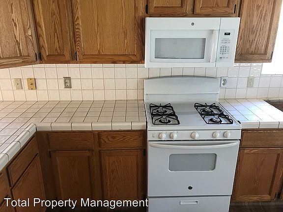 3rd image of 1313 S Tommy Ct