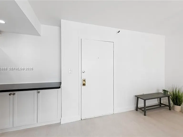 1621 Collins Avenue Cu #908 — Photo 21