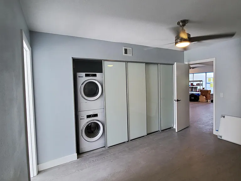 In unit - high-end new washer and dryer