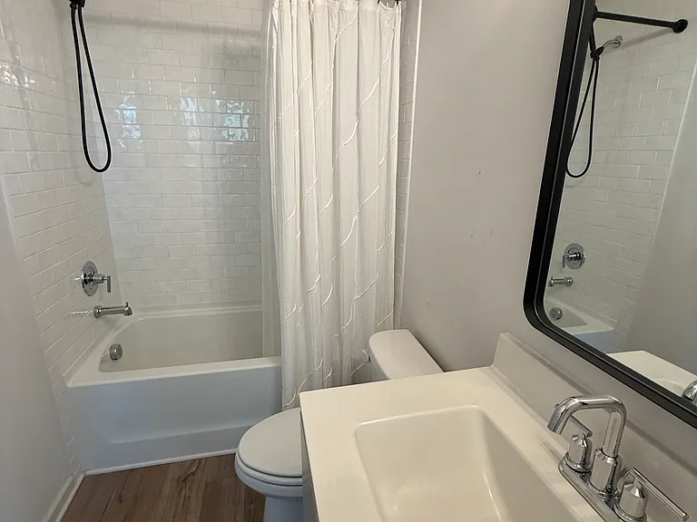 2nd bedroom full bath