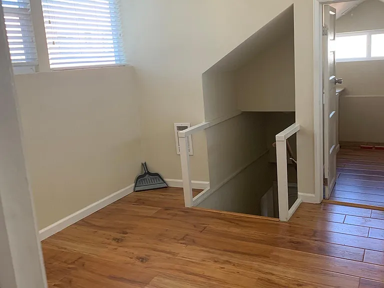 691 E Del Mar Blvd — Photo 11