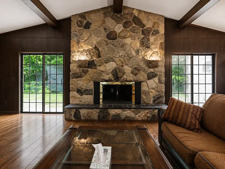 25795 Livingston Cir — Photo 17