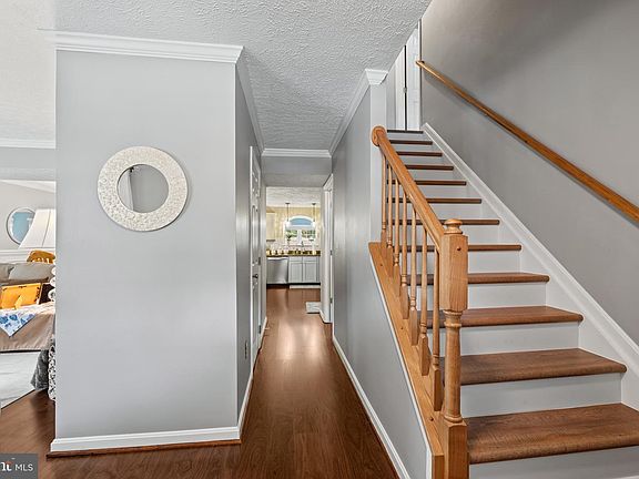 4th image of 3219 Art Hall Ln