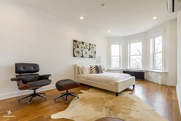 Rented by Dixon Advisory USA Inc. | media 23