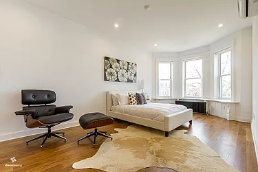 Rented by Dixon Advisory USA Inc.