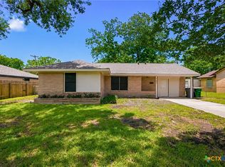 1607 Bexar Ave, Victoria, TX 77901