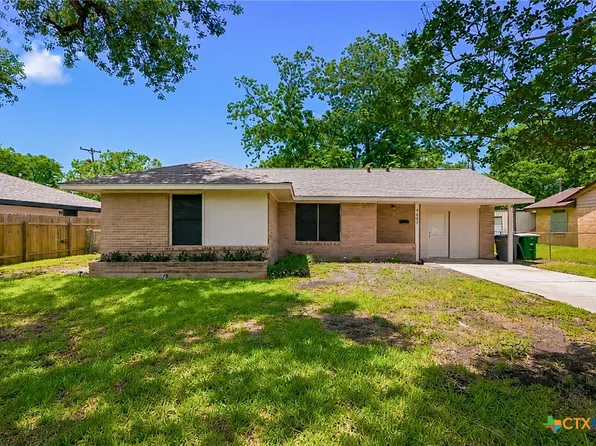 1607 Bexar Ave, Victoria, TX 77901