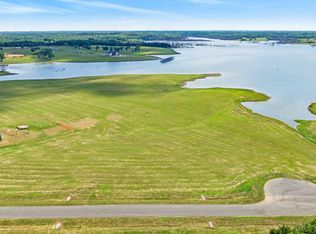623 Lakeshore Ter, Windom, TX 75492