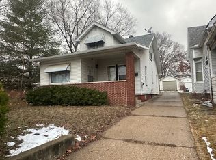 2305 NE Monroe St #B, Peoria, IL 61603