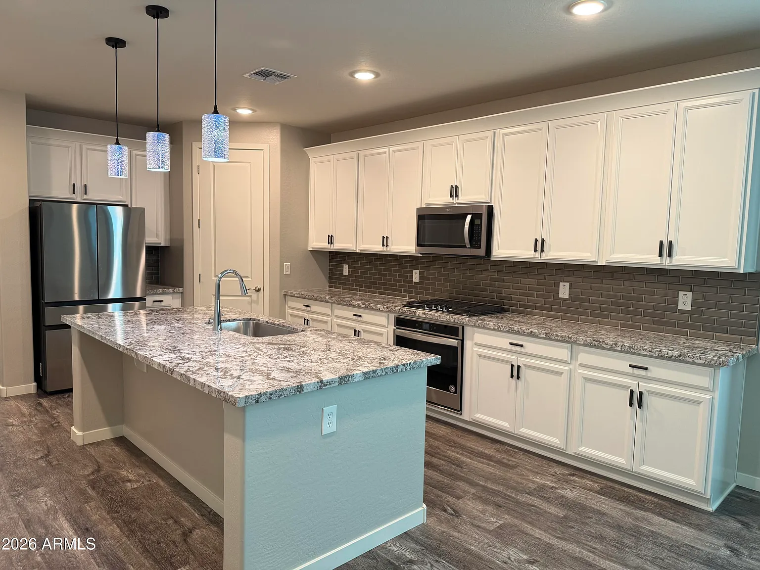 3 bed, 2.0 bath, 1803 sqft, $2,750 — Photo 2