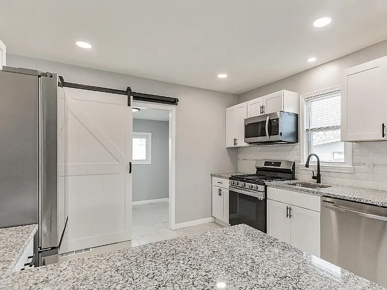 1307 Grant Ave — Photo 10