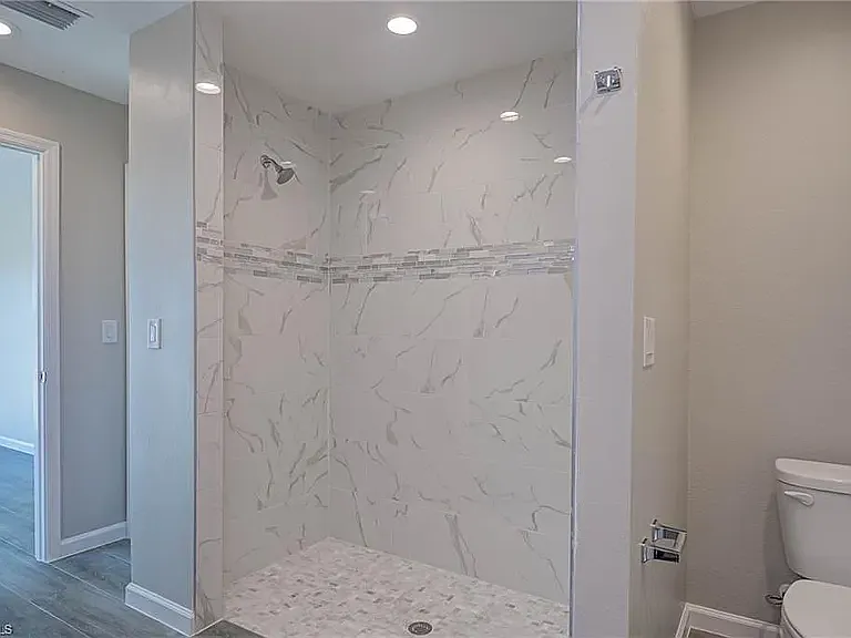 4149 NW 38th Pl — Photo 9