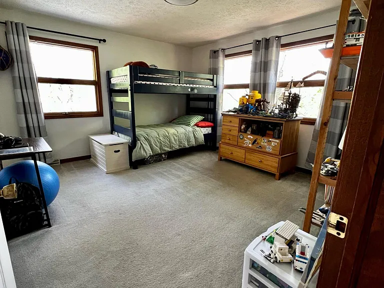 1505 Stoneleigh Ct — Photo 12