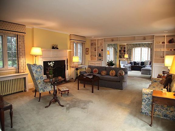 Outstanding tapestry brick Colonial