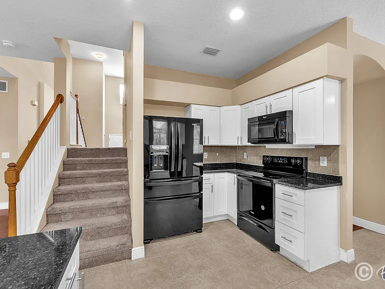 10904 Summerton Dr — Photo 15