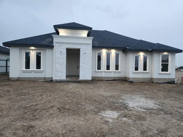 820 Ceniza Dr, Eagle Pass, TX 78852