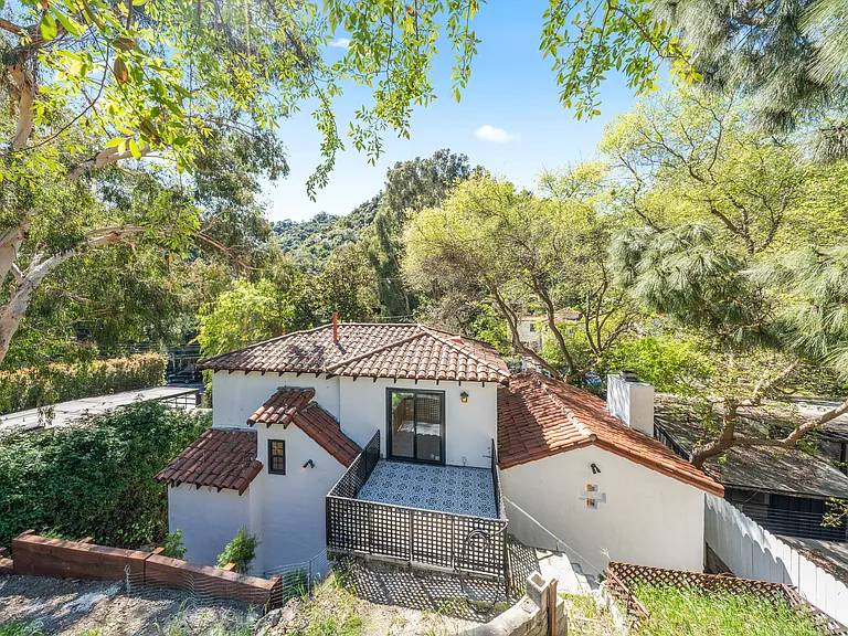 1800 Benedict Canyon Dr — Photo 26