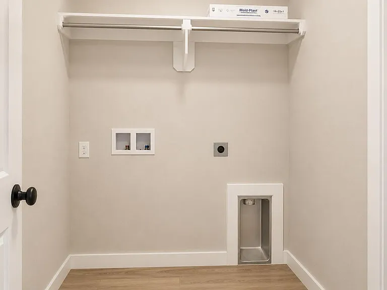 2416 Goldfinch Rd — Photo 12