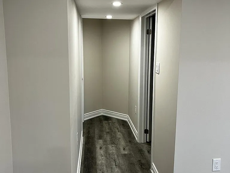 309 Alexander Cres NE — Photo 6