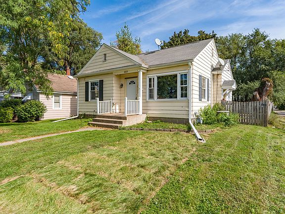 2nd image of 2223 43rd St