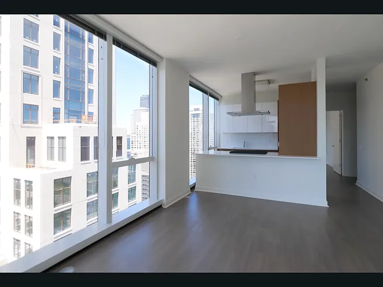 502 E Illinois St #3501 — Photo 2