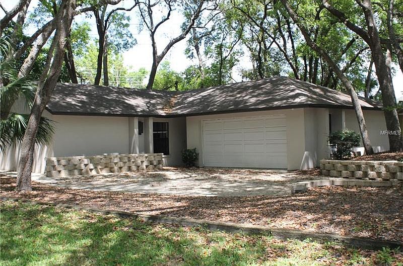 1st image of 125 Arbor Dr W