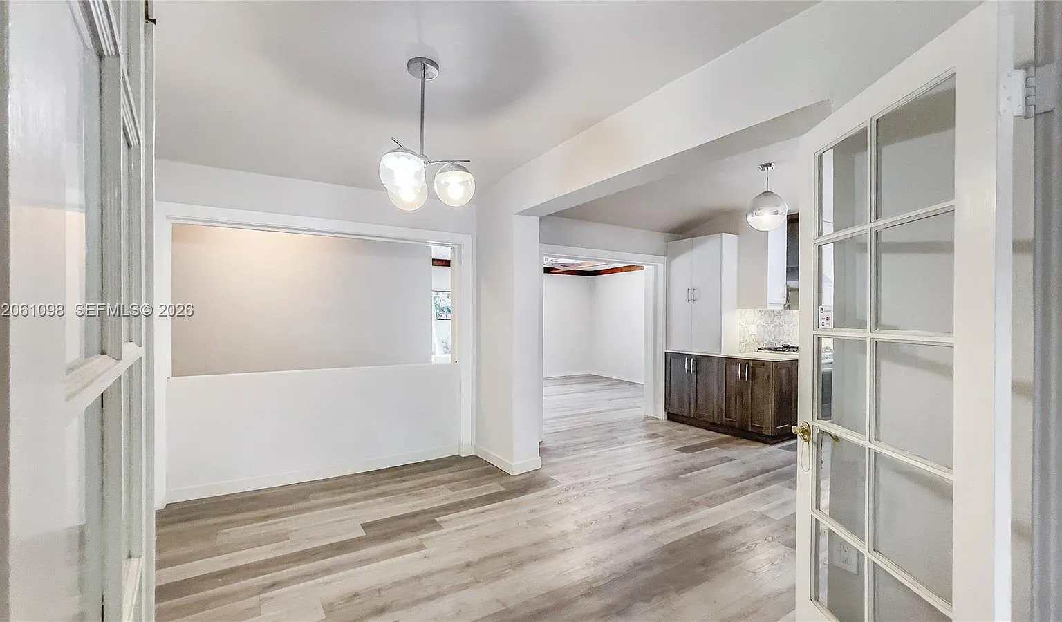 3 bed, 1857 sqft, $6,900 — Photo 4