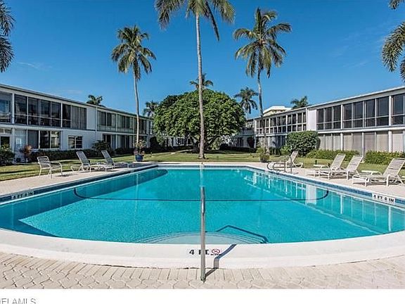 4th image of 1624 Gulf Shore Blvd N