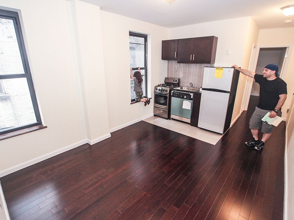 1st image of 171 Thompson St APT 15