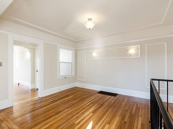 4th image of 786 40th Ave