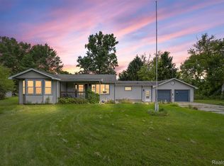 10172 Willowbrook Dr, Flushing, MI 48433