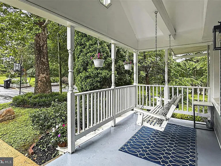1800 N Quantico St — Photo 11